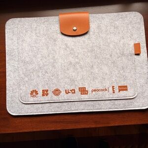 NWOT Universal Laptop + Tablet Sleeve Gray Felt /Brown Pleader Promotional Gift